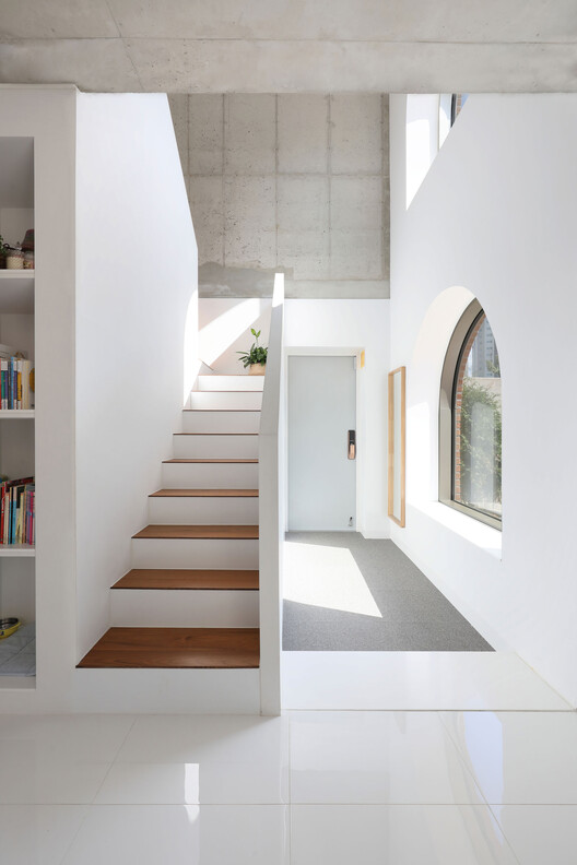 首尔郊区悬浮砖房· Zeppelin House-21