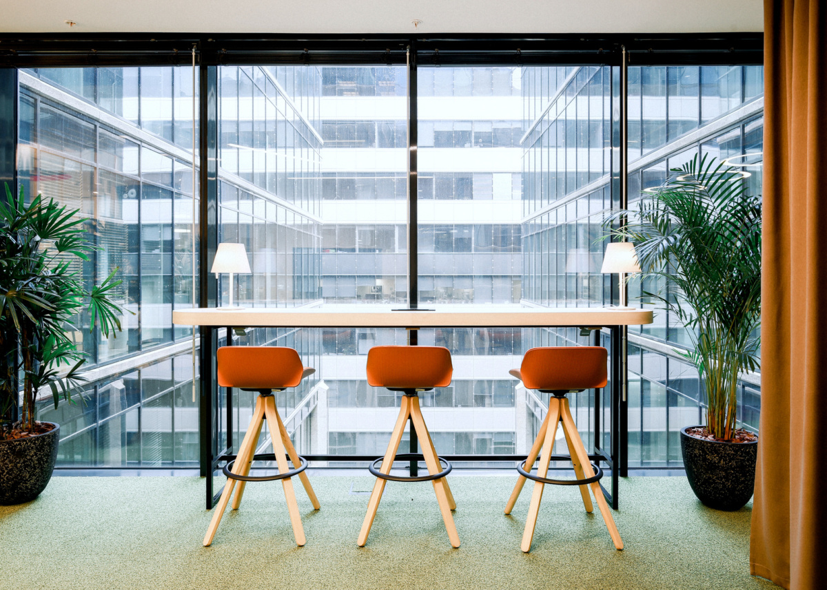 莫斯科 Servier 办公室-- 绿意盎然的工作空间-9