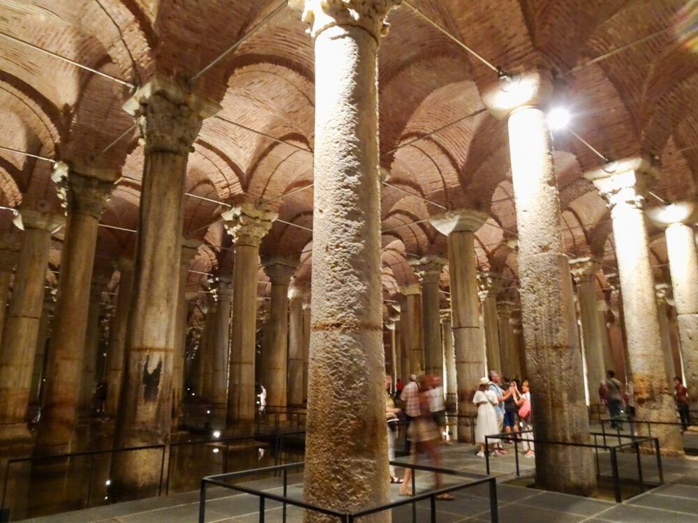 イスタンブールの地下宮殿(伊斯坦布尔的地下宫殿)丨不明-64