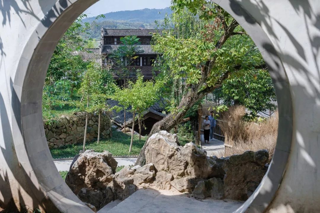 现代漏窗设计 | 传统元素的新生-24