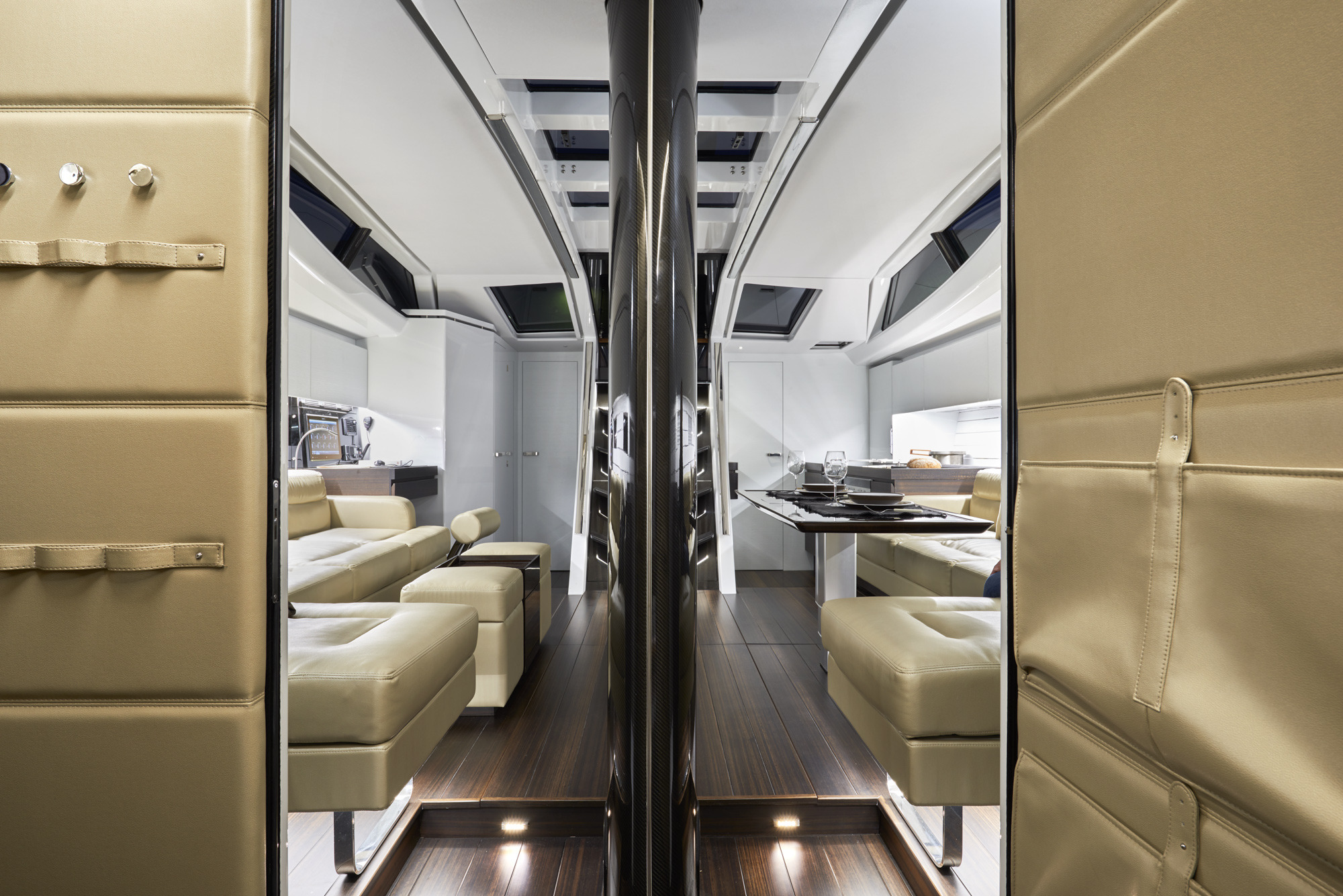 巴黎 otto 与 Formenton 联手打造惊艳游艇内饰-16