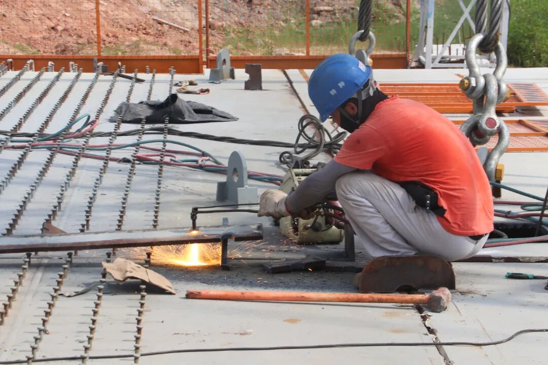 横沥岛尖中轴涌4号桥合龙，打造“一桥一景”特色景观-13