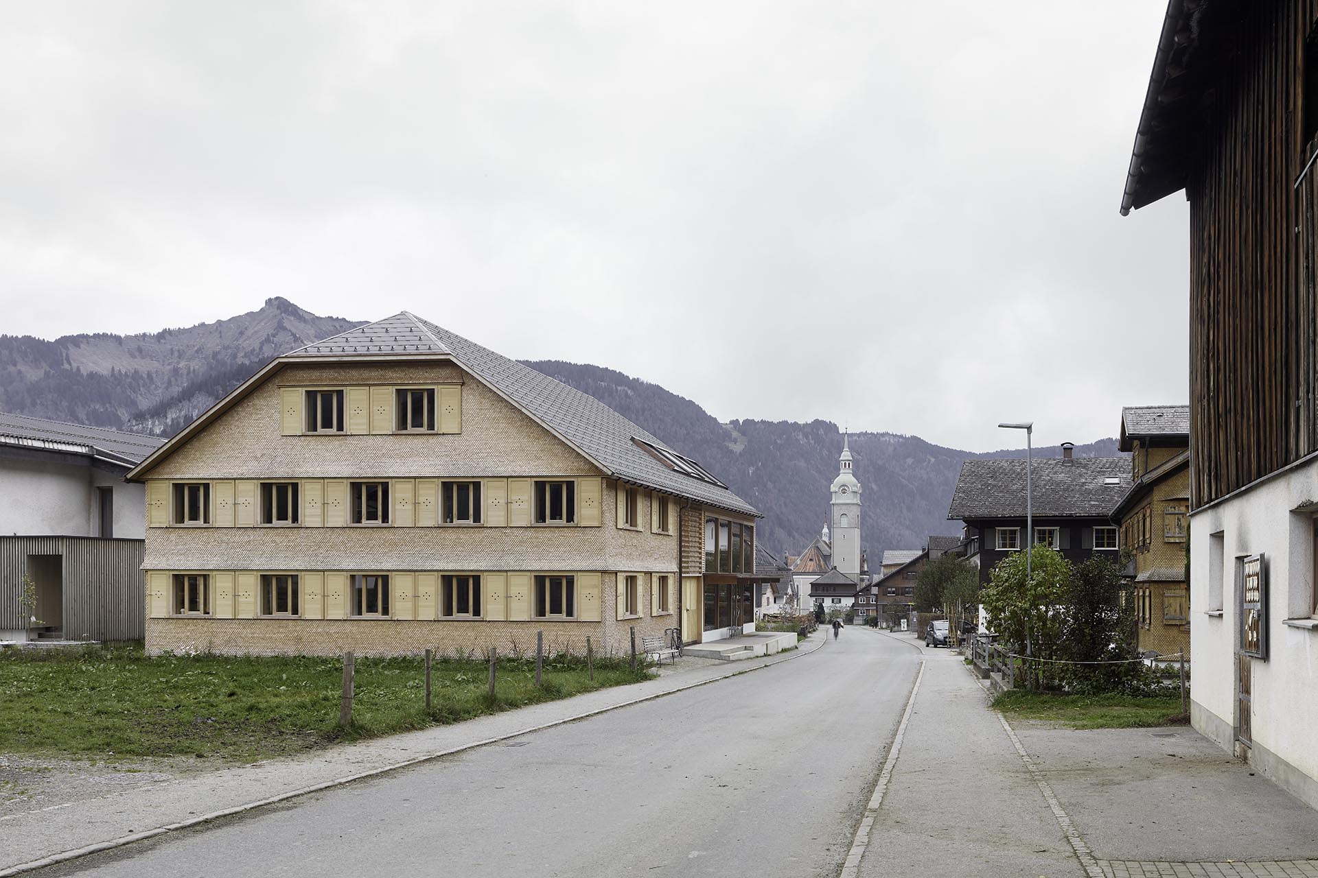 带建筑事务所的住宅建筑丨奥地利丨Innauer Matt Architekten-21