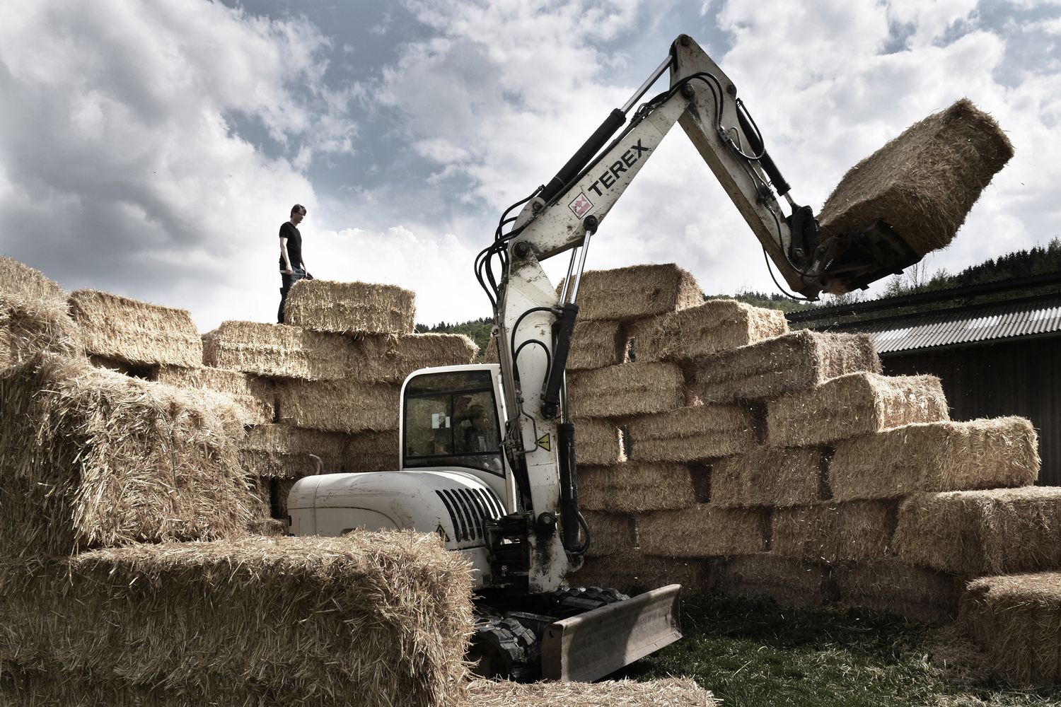 德国村庄自给自足能源的临时性庆典馆-23