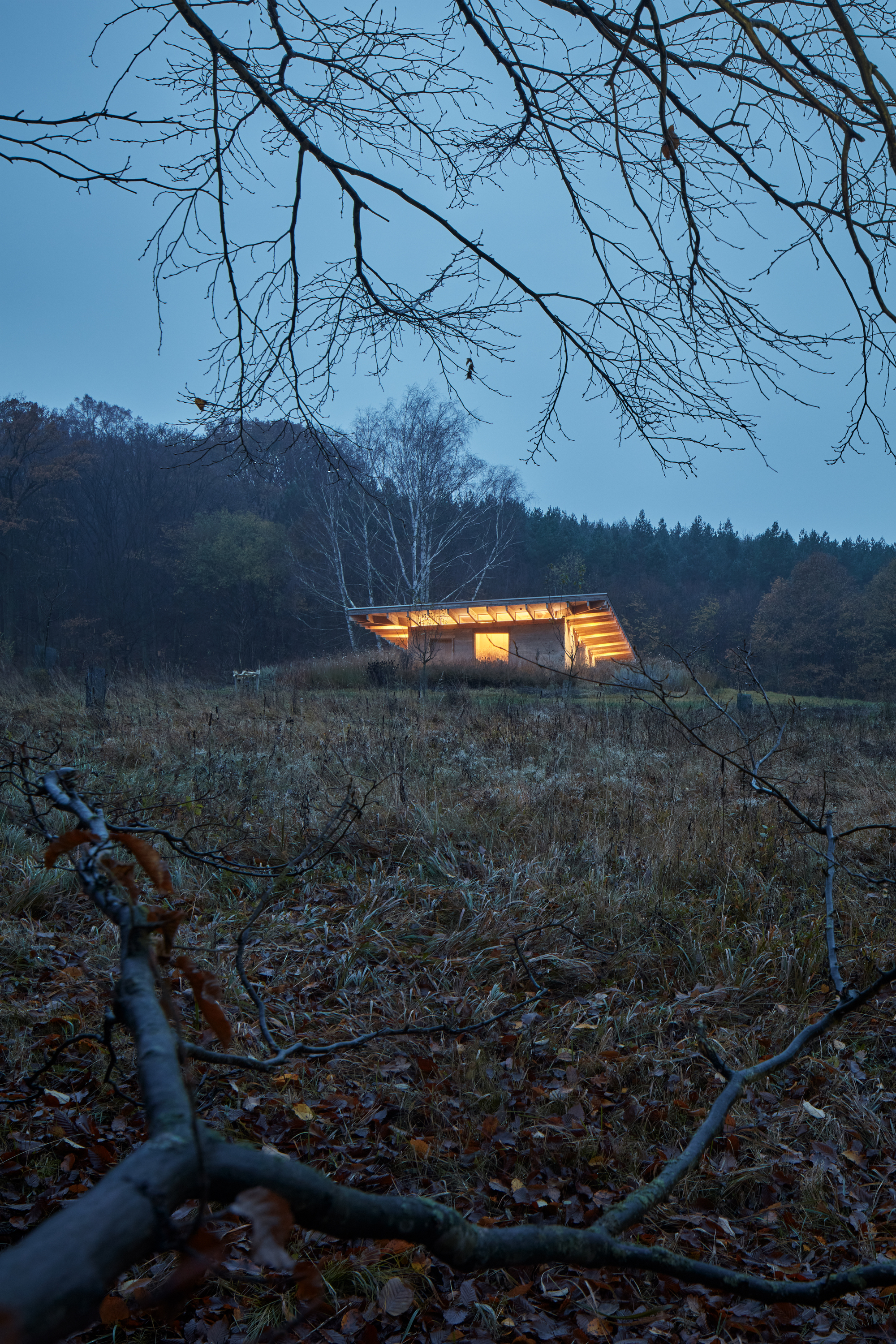 捷克首座麻制混凝土住宅设计丨Ateliér Lina Bellovičová-33