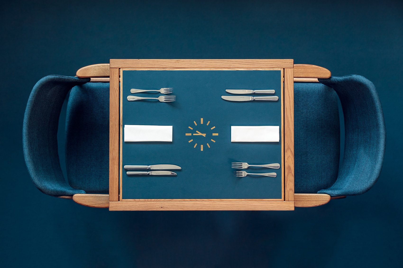 候车大厅内的酒吧餐厅,布达佩斯 / 81font-29