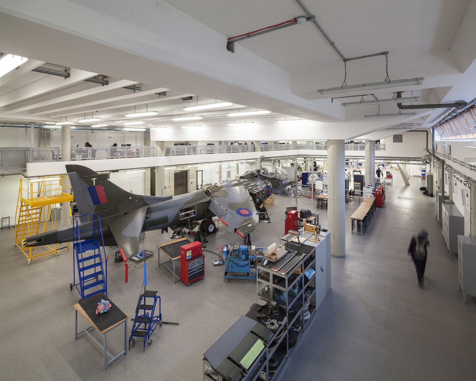 英国考文垂大学工程学院,灵活互动的空间设计-40