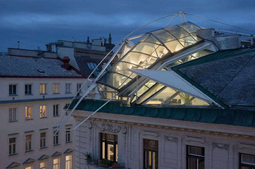 维也纳 Falkeestraße 的 Coop Himmelb(l)au 屋顶扩建 | 突破规则的先锋建筑-4