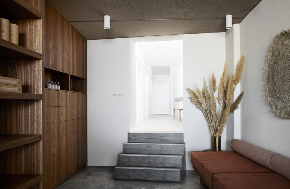 金色的;金黄色的;金的;金制的-130