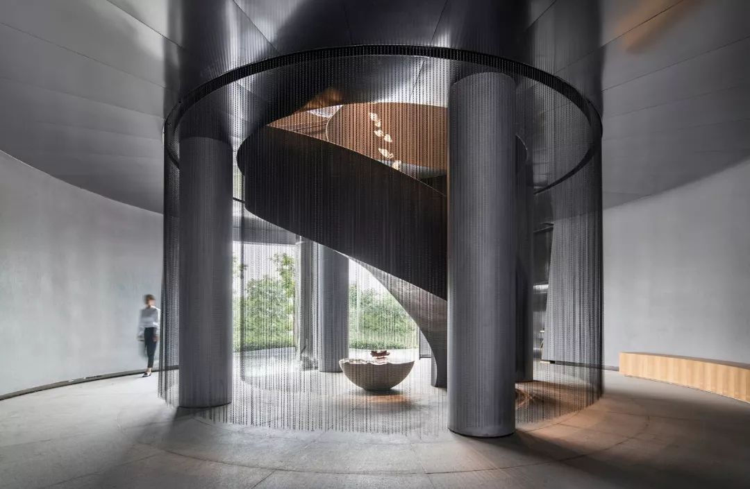 安静大地灰，回归奇妙的自然质感  唐忠汉-6