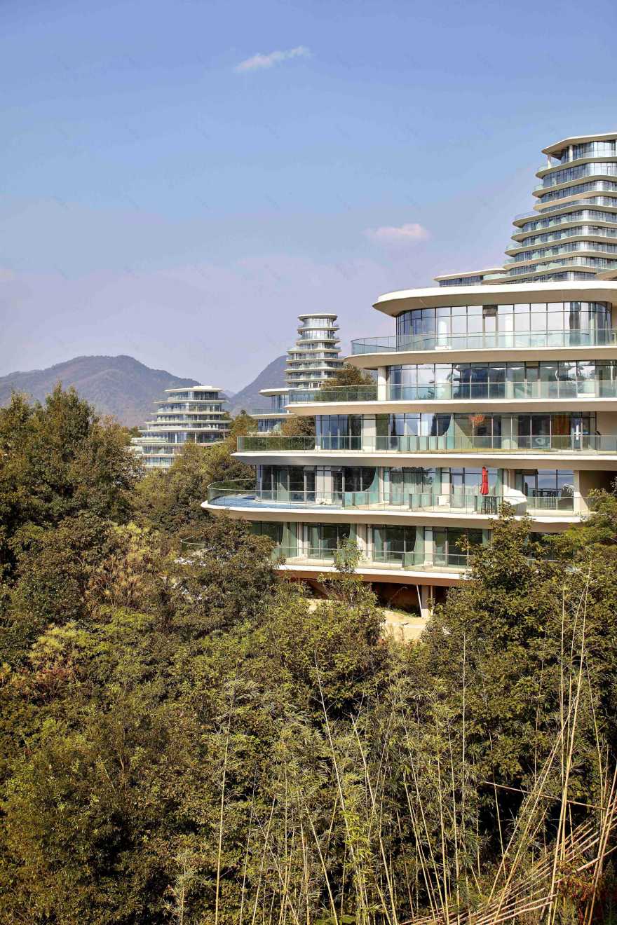 Hufton + Crow photographs MAD's Huangshan Mountain Village at dawn-32