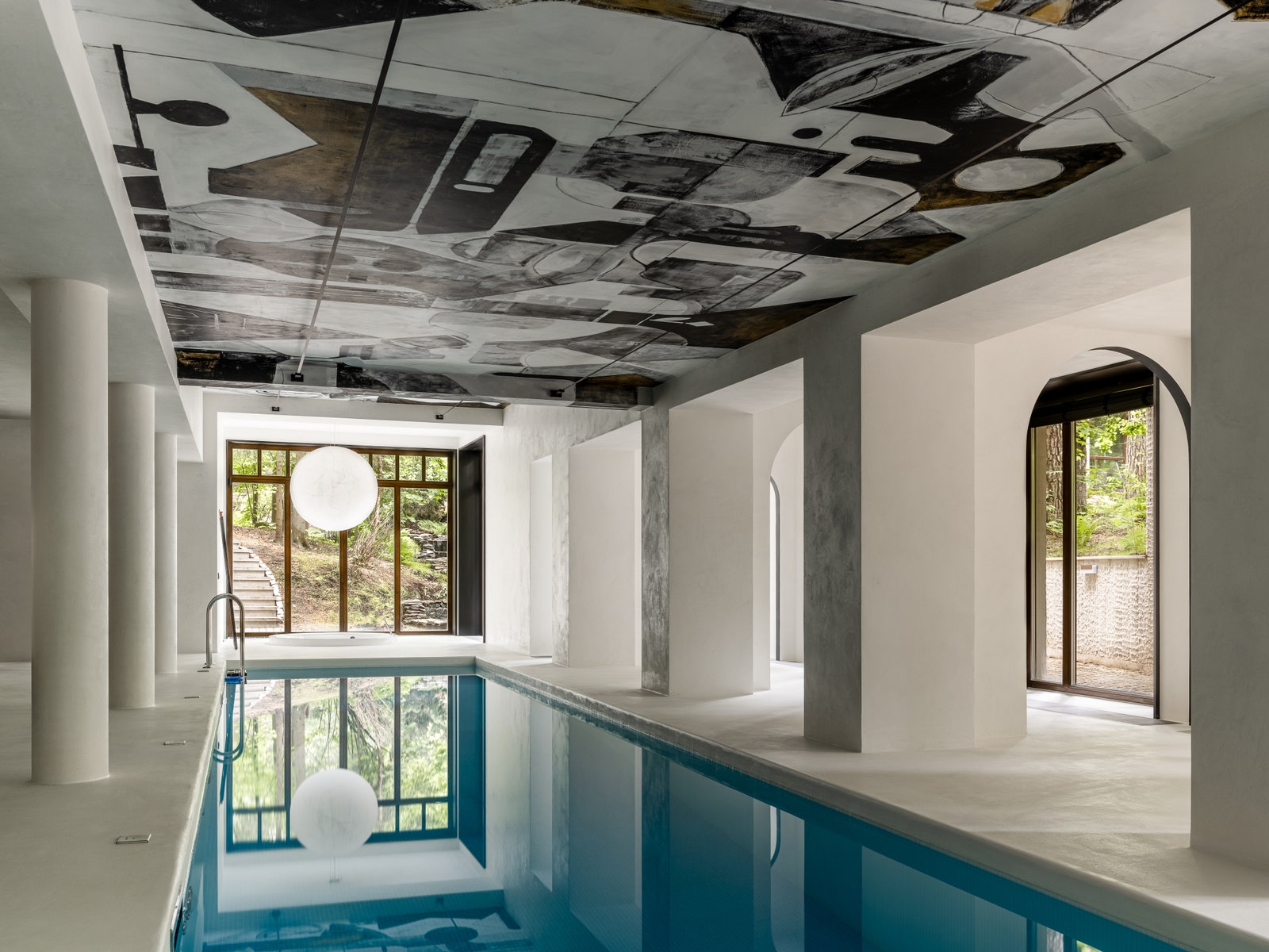 Une maison de campagne métamorphosée en villa de luxe avec piscine intérieure | AD Magazine-2