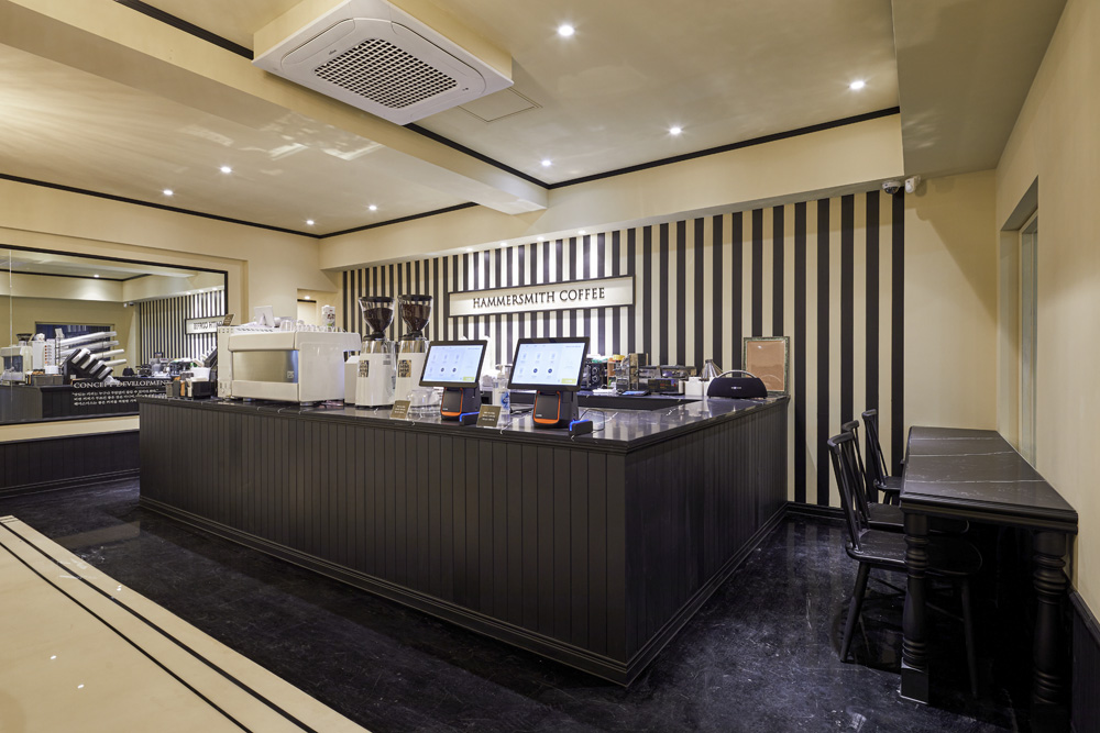 首尔“Hamesmith Coffee” | 现代简约风格，点亮 17 平米小空间-5