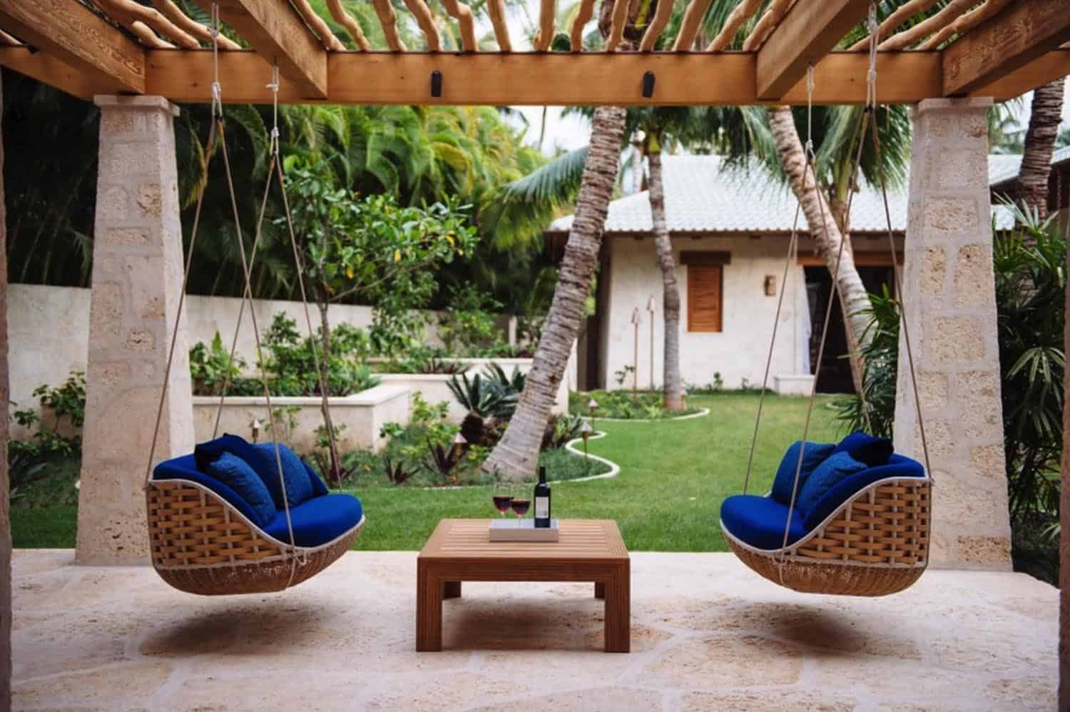18 Awesome Tropical Outdoor Spaces For A Relaxing Backyard Oasis-18