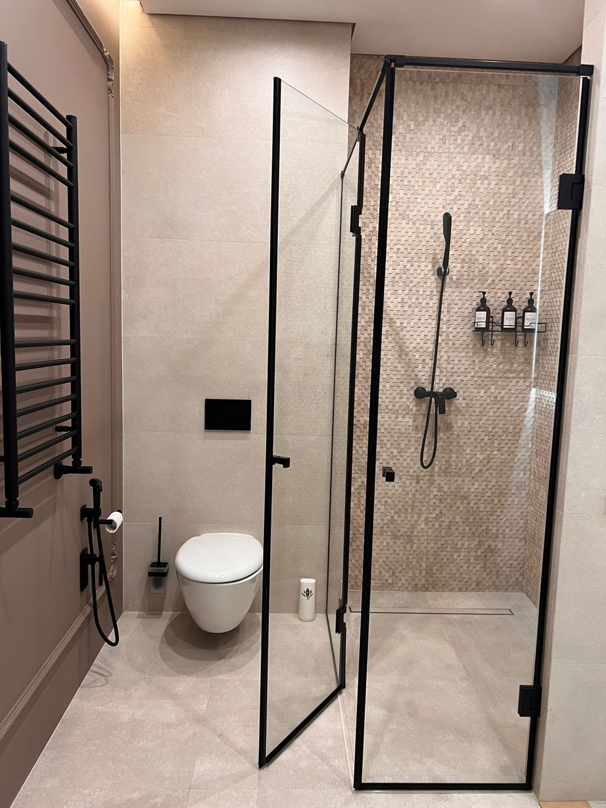 Реализованный дом 150 м2 в Подмосковье. Дизайн-проект интерьера + комплектация материалами, мебелью, светом и другими элементами-7