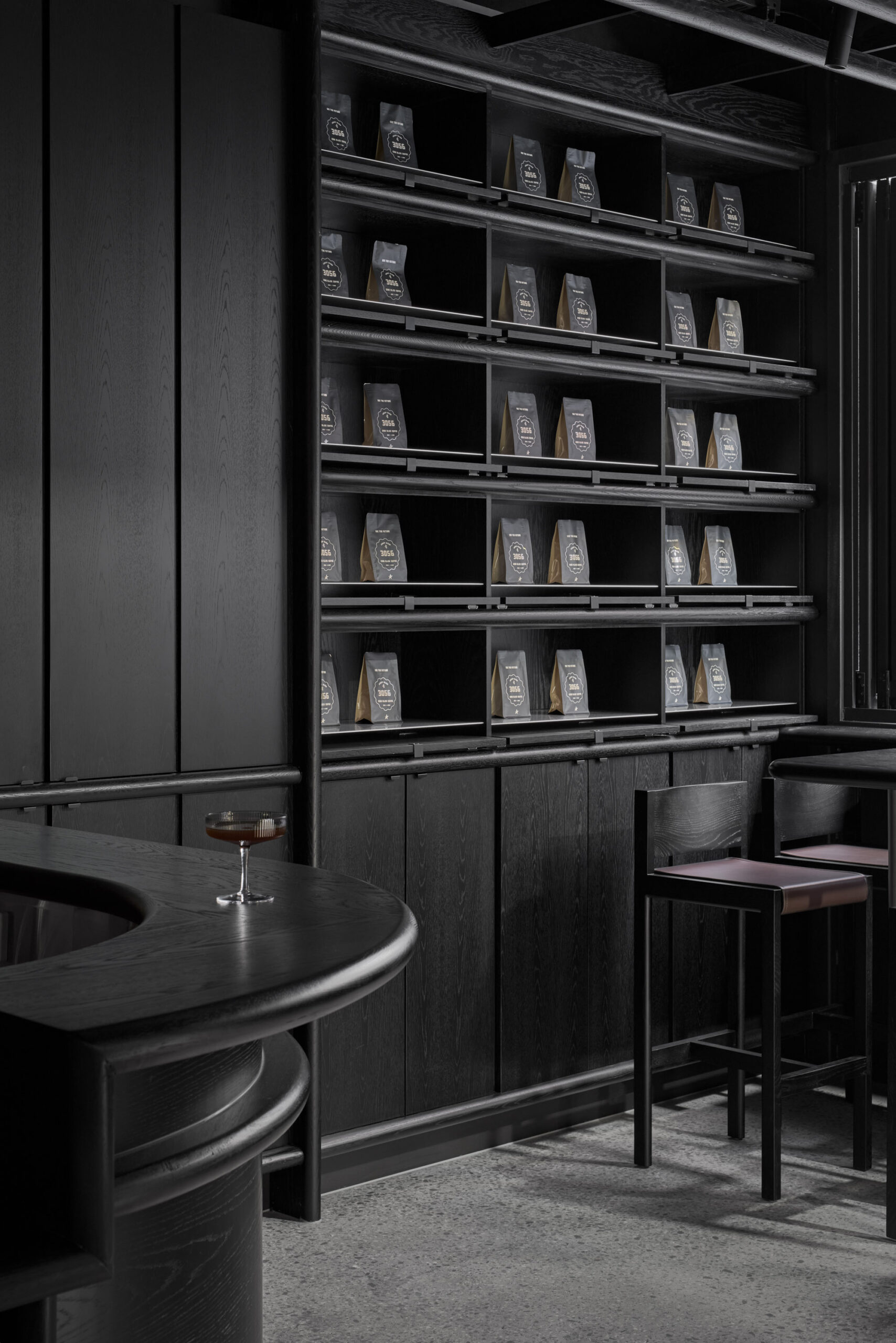 黑色代码晨间酒吧-3