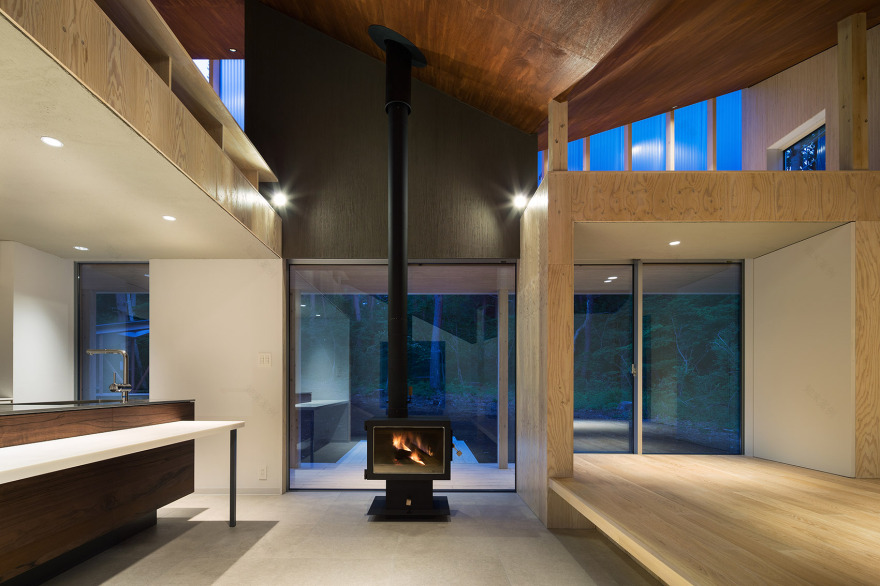 富士山上的折顶屋,日本 / Hiroki Tominaga – Atelier-43