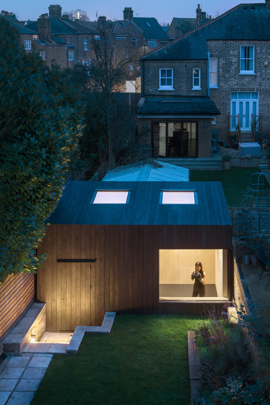 Garden Studio Gym in North London EASTWEST ARCHITECTURE-6