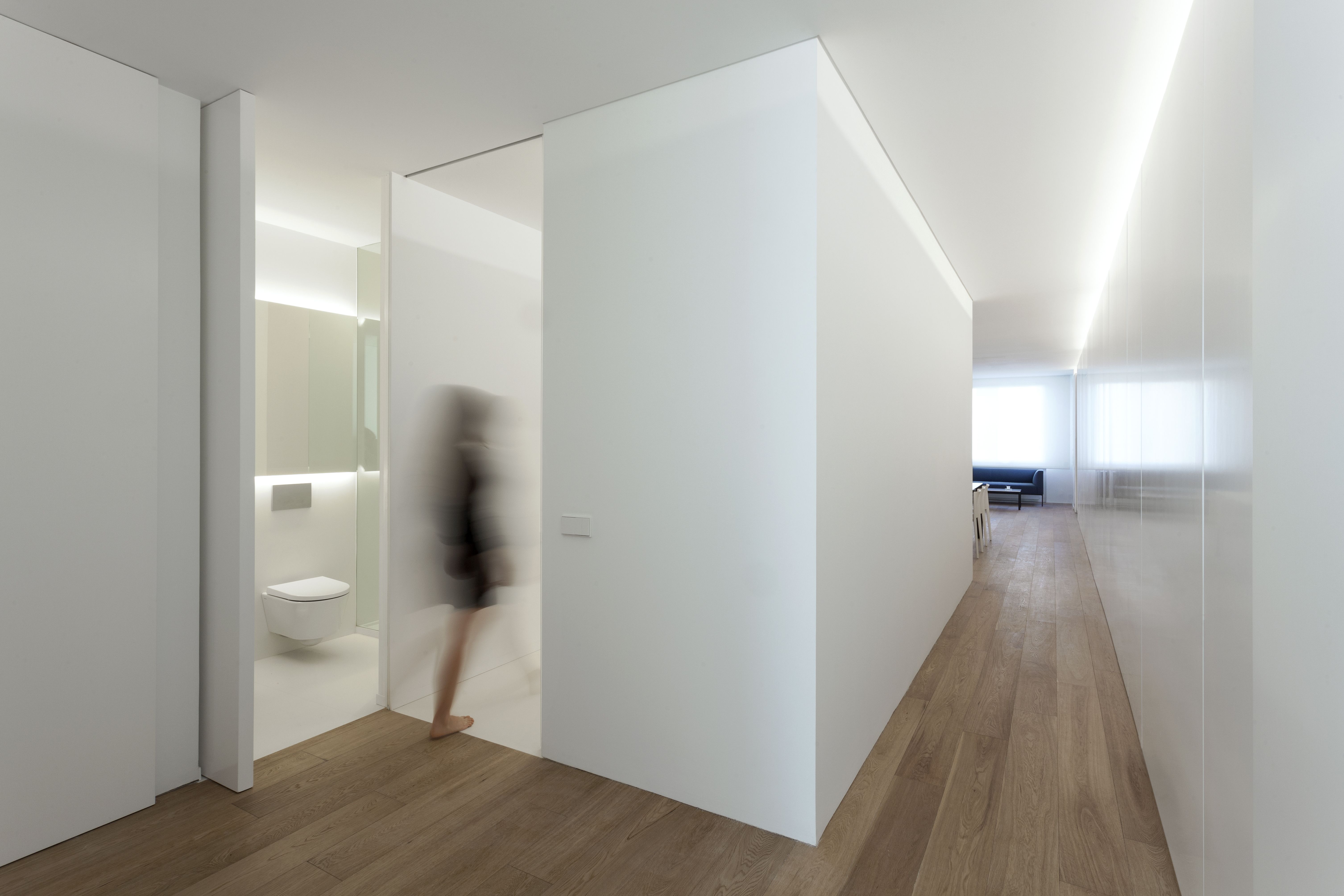 白漆润色，空间焕新——瓦伦西亚公寓设计-16