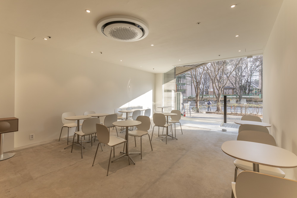 20 平米极简咖啡厅 打造温馨小空间-6