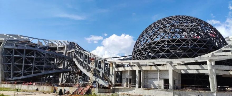 三亚新地标“莫比乌斯环”地标连廊卸载收官!-29