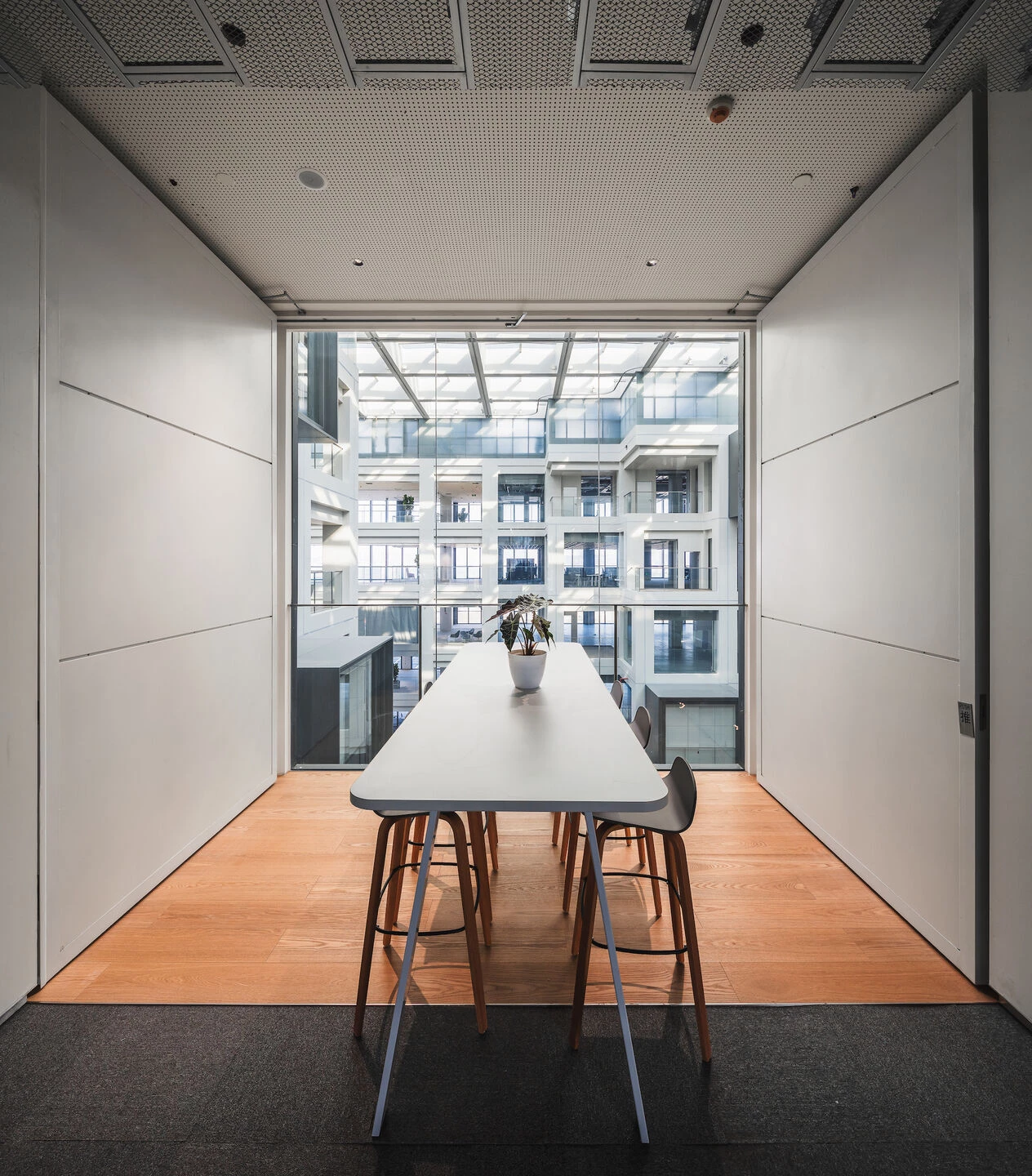 世界上第一个专门建造的人工智能实验室丨中国上海丨PLP Architecture,Hassell-19