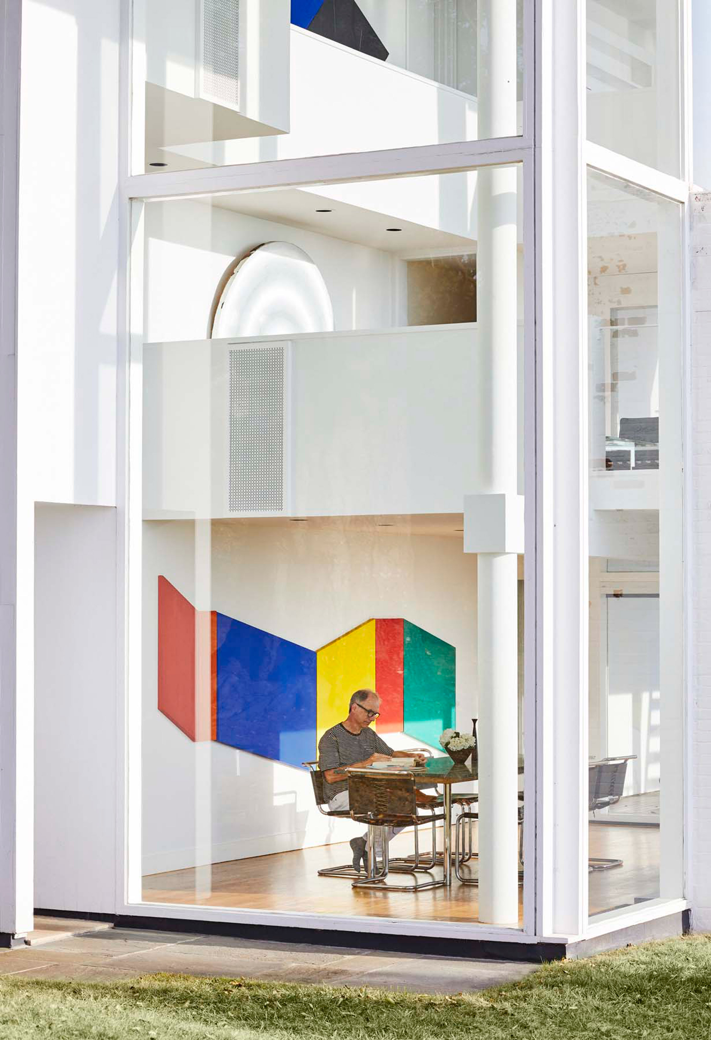 Richard Meier's 1960s Smith House captured in new photographs-22