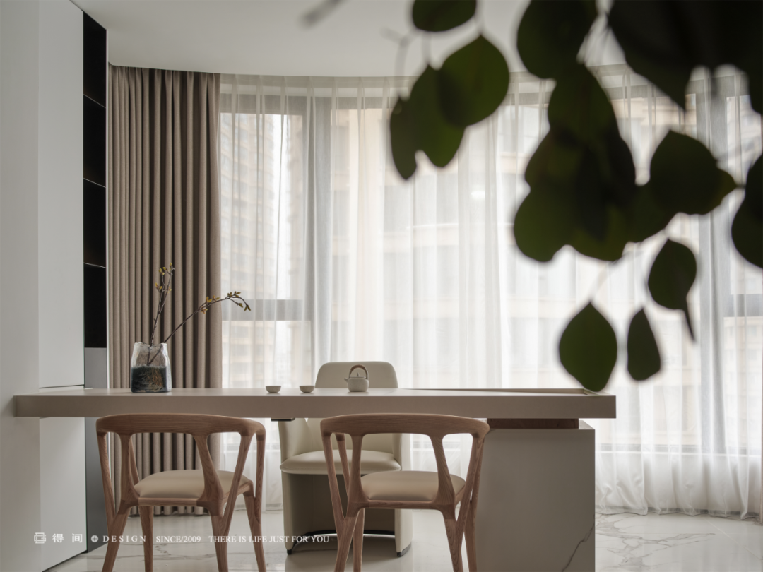 实景首发丨双餐厅、地台儿童房...用治愈系原木住宅给春日来信-90