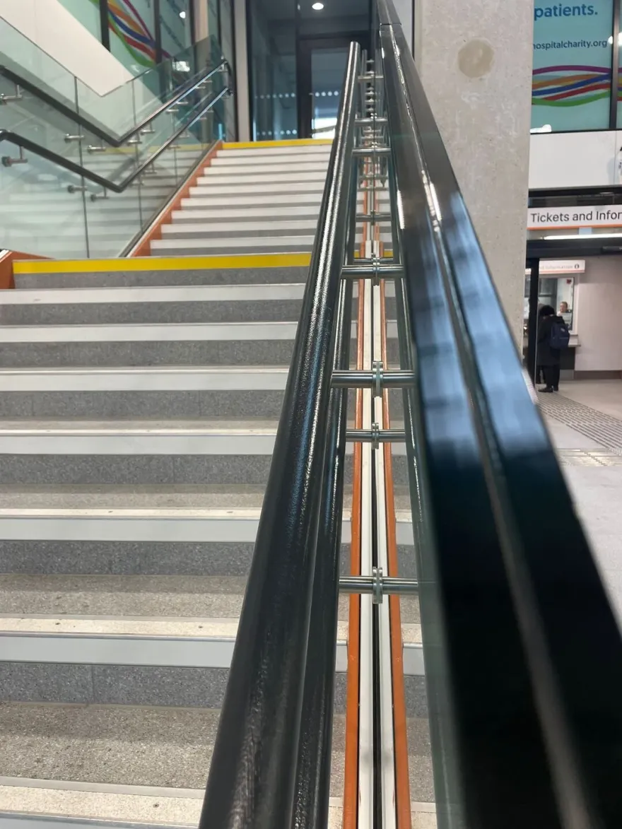 University Station 玻璃栏杆安装项目丨英国伯明翰丨Pure Vista-10