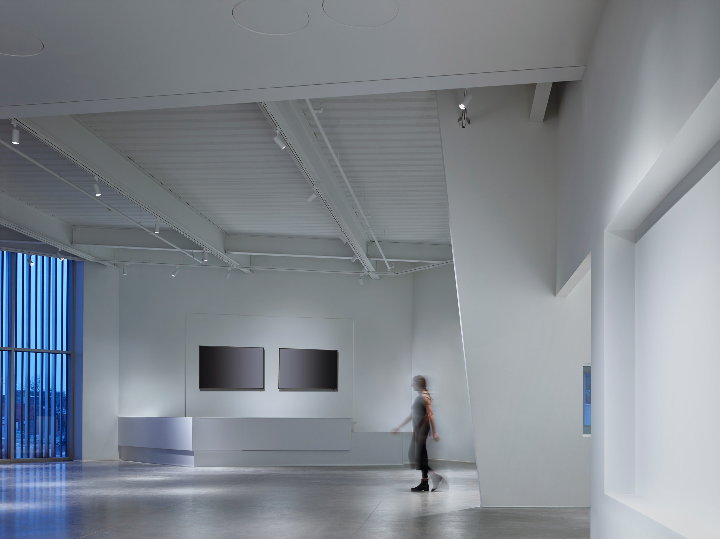 Oklahoma Contemporary 艺术中心铝墙熠熠生辉,成城市新地标-14