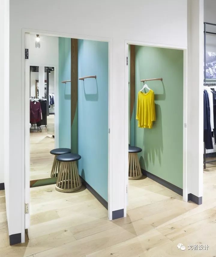 英国风情高档服饰概念店设计-17