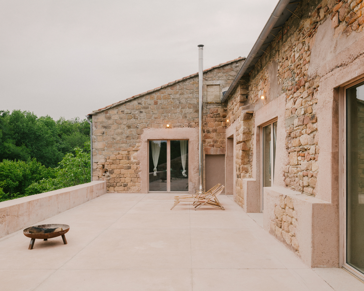 森林中的 16 世纪老屋重生-7