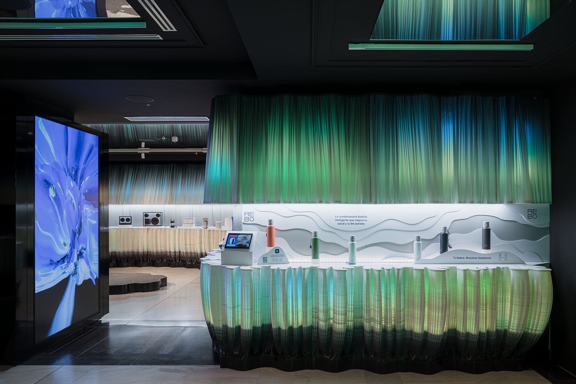 WOW 在线购物体验店丨西班牙马德里丨External Reference-19