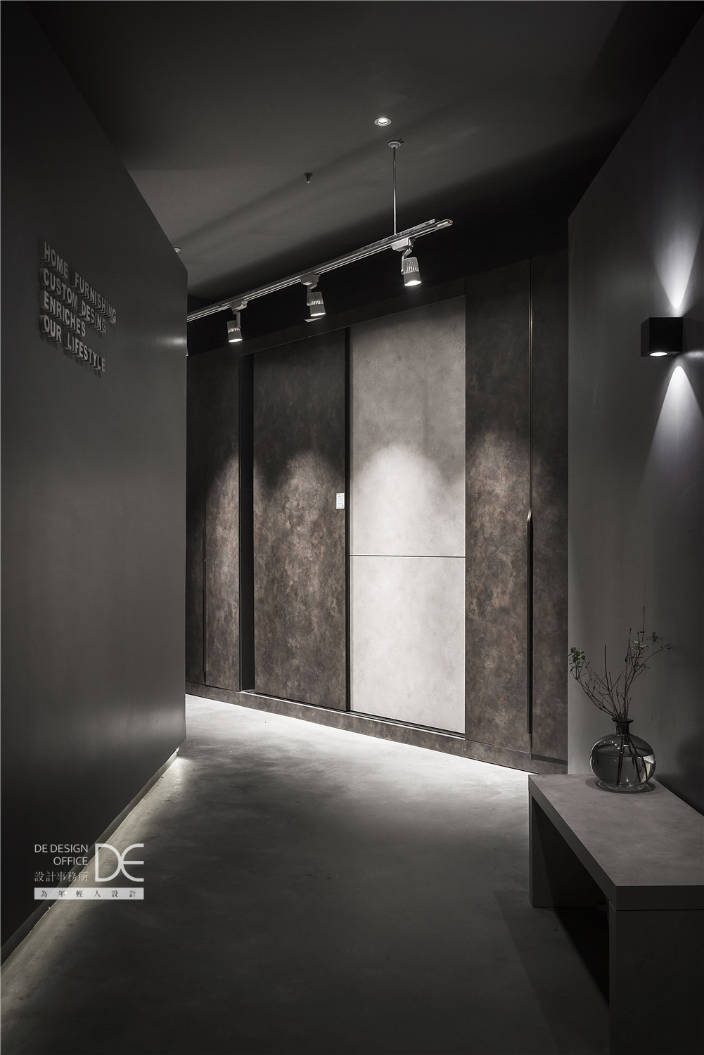 DE 设计事务所 | 极简炫酷工装,打造不一样的办公空间-17