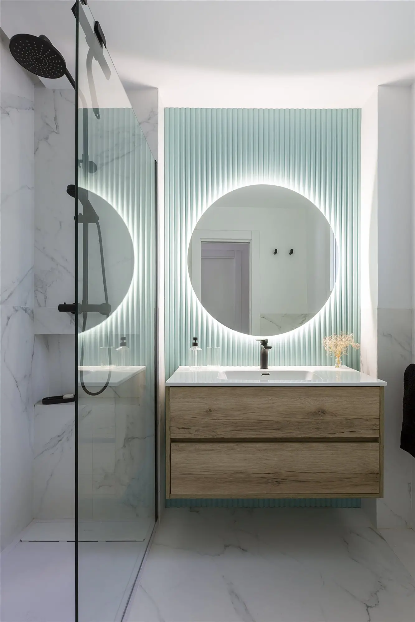 马德里 65m2 色彩缤纷的时尚公寓设计-12