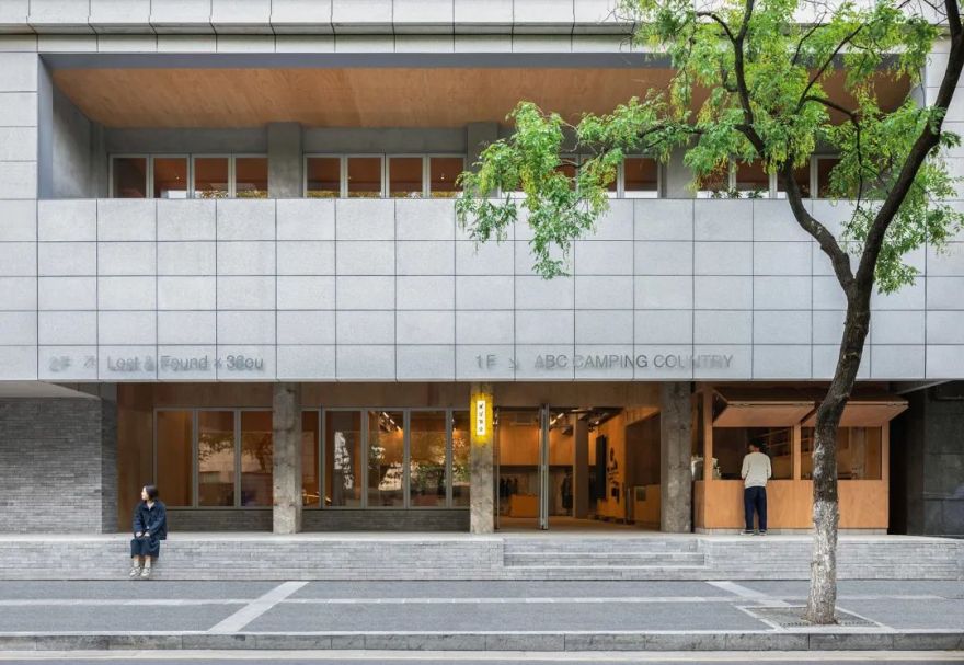 南京美术大厦 · 方庭与曲庭的融合设计丨中国南京丨MOU建筑工社-4