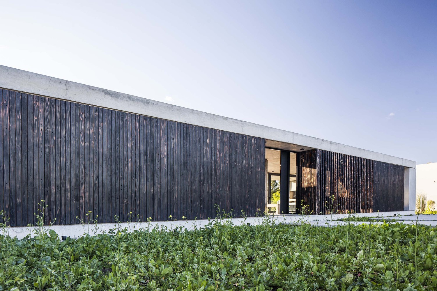 混凝土与木头的纯净共生-27