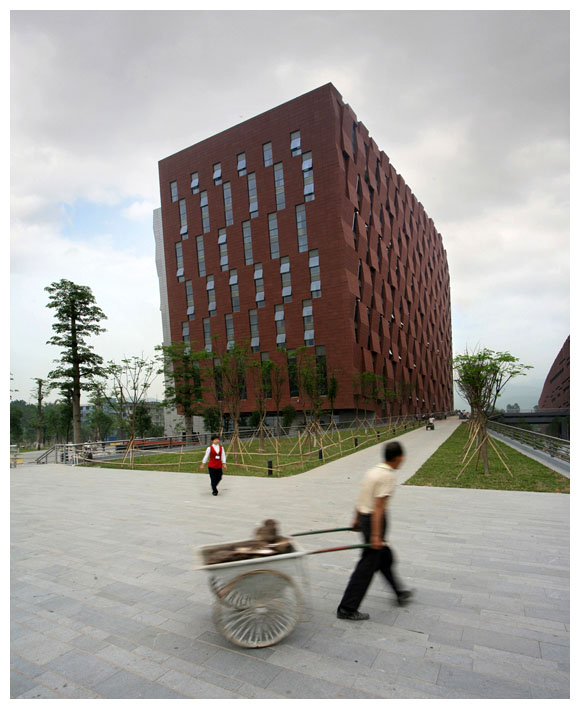 人造紅色峽谷，廣州白雲國際會議中心／BURO II + CITIC | FAM-32