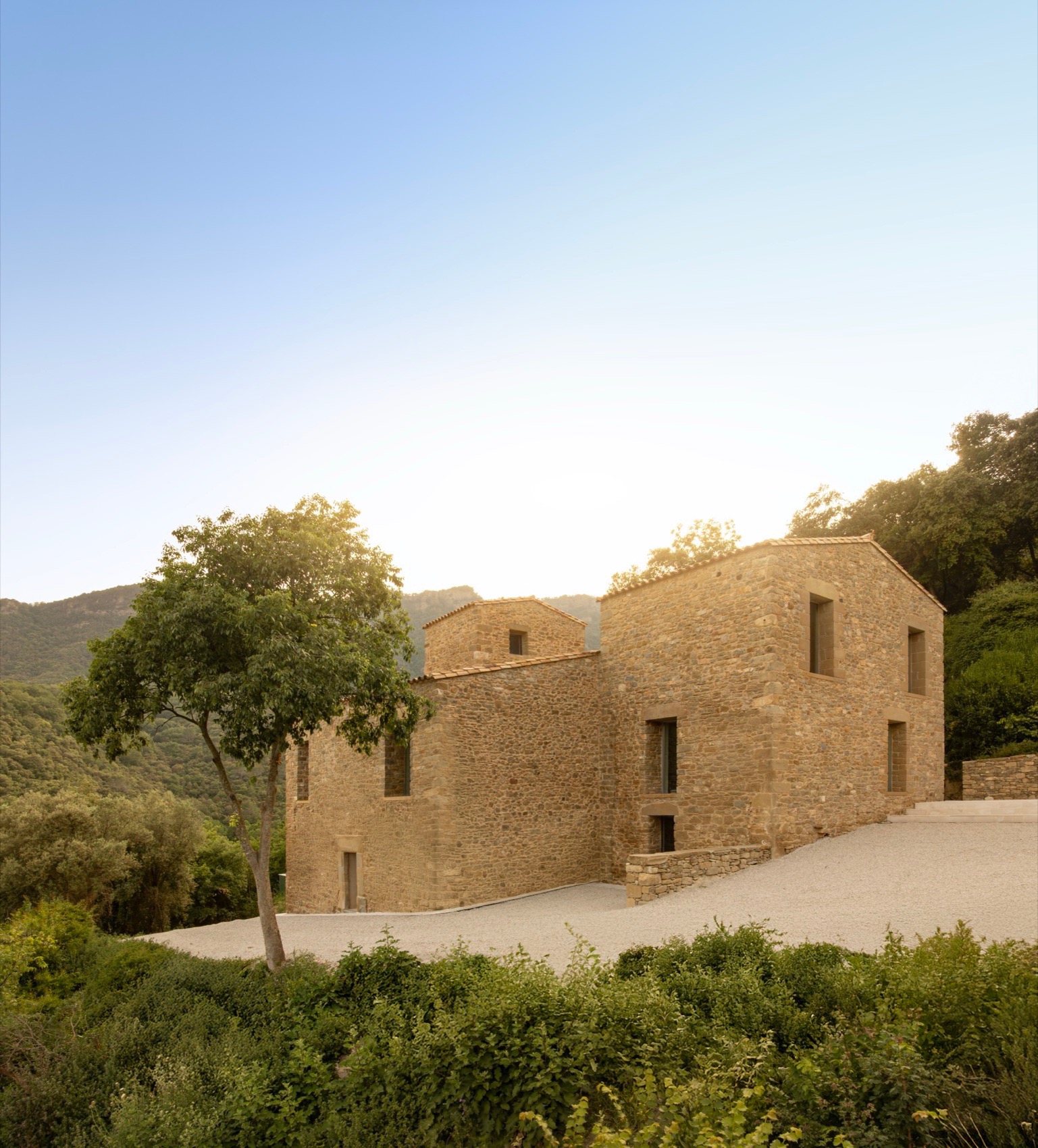 卡达尔特农庄住宅丨西班牙赫罗纳-20