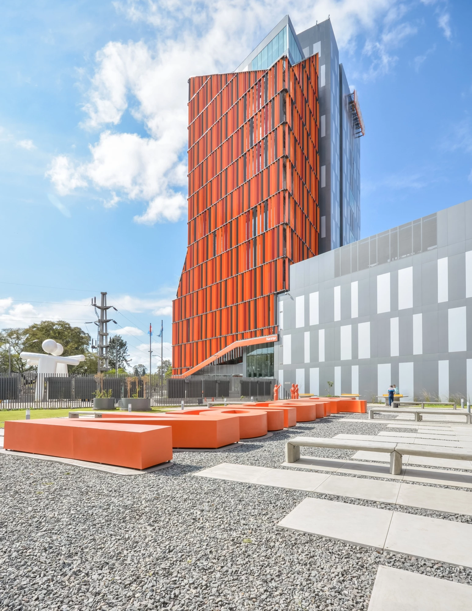 橙色大楼 · 创新,效率与愉悦的办公空间-20