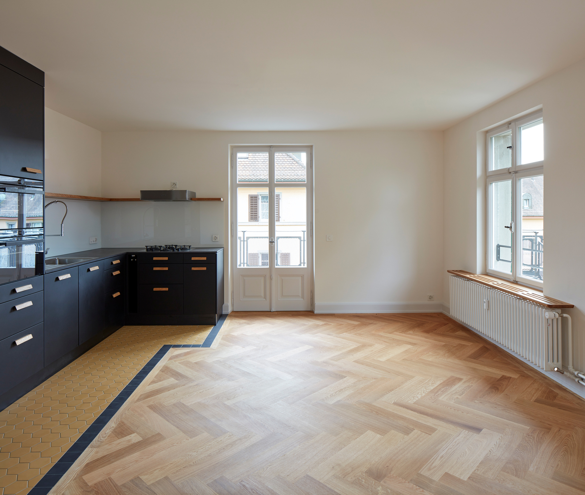 Renovation and Extension of a Heritage-protected Residence Building / AMJGS Architektur-25