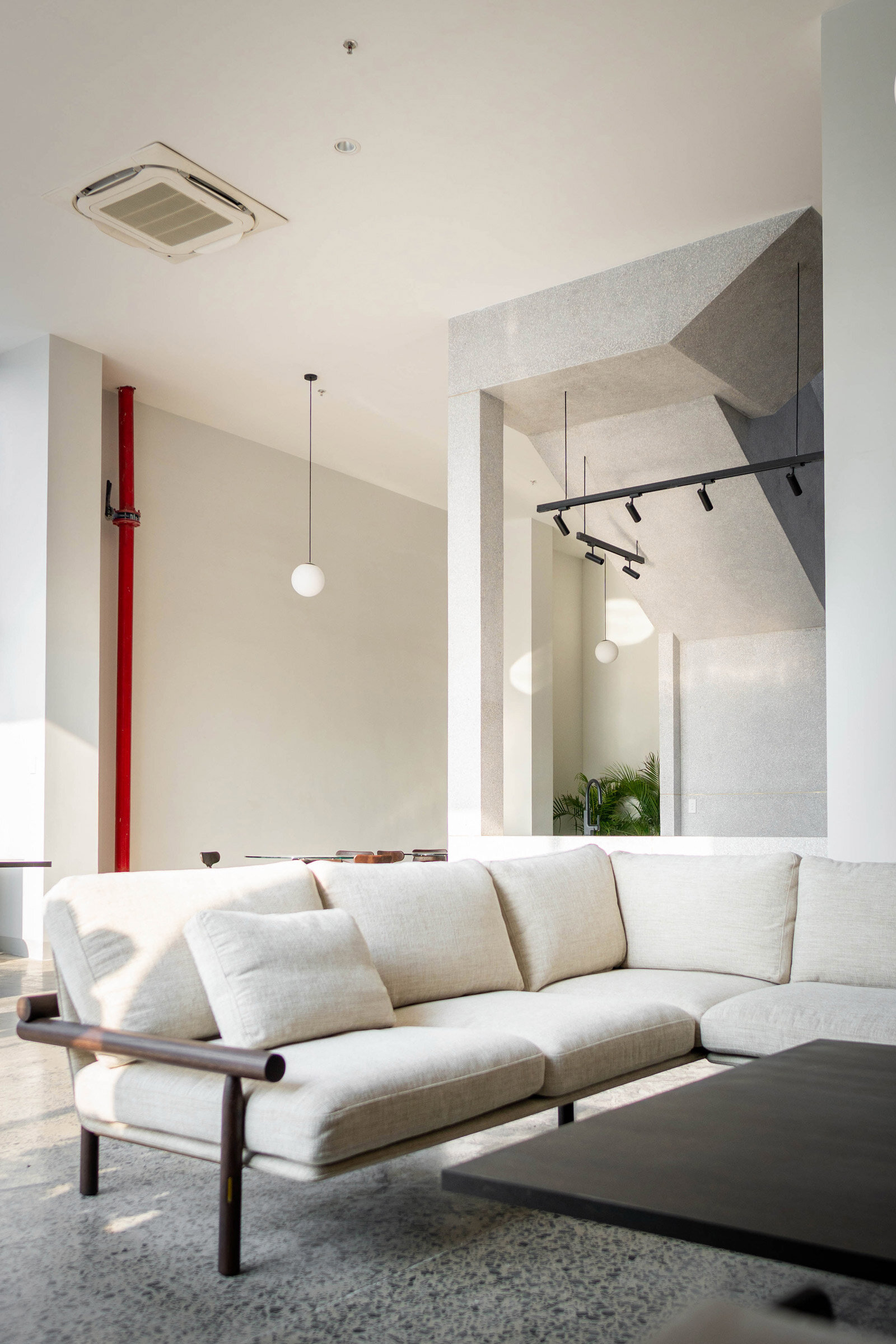 A Clothing Factory That’s Anything but Run-of-the-Mill — Design Anthology-2