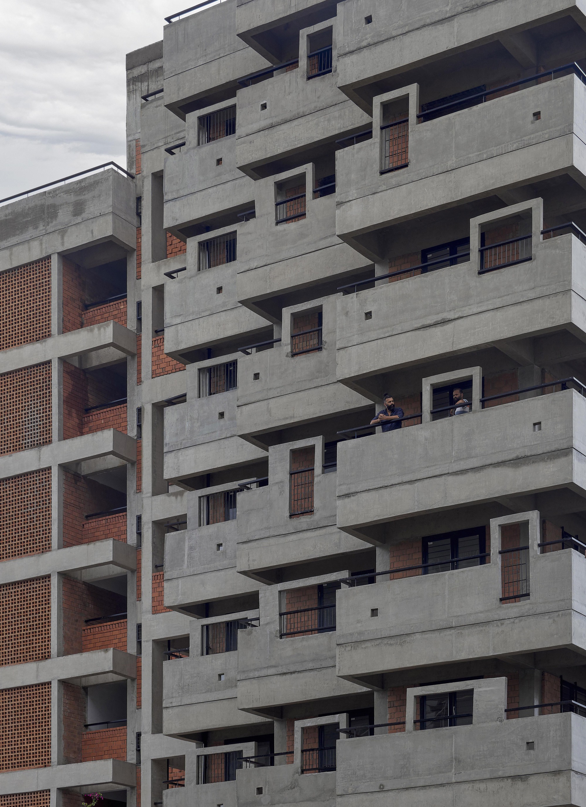 Housing Apartment at Badade Nagar / Studio Frozen Music-38