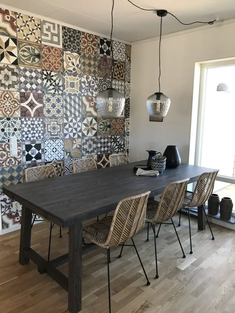 乌普萨拉现代乡村公寓 | M. Perswall 墙纸打造独特氛围-2