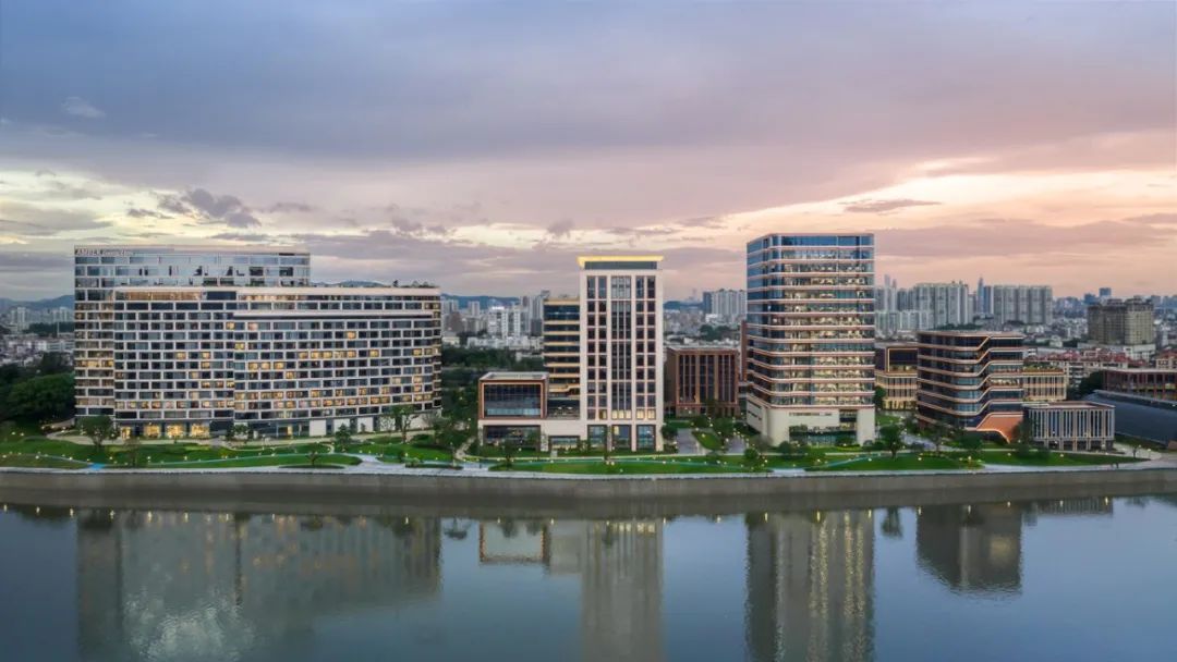 珠江畔的智慧绿洲｜华为广州研发中心-2