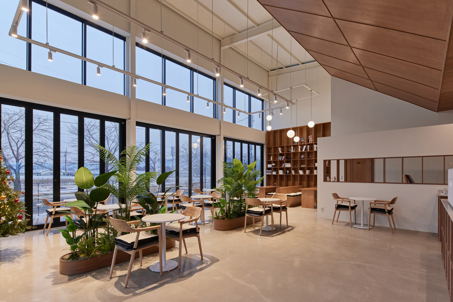 白色与木质，打造极简 40 平米公寓-10