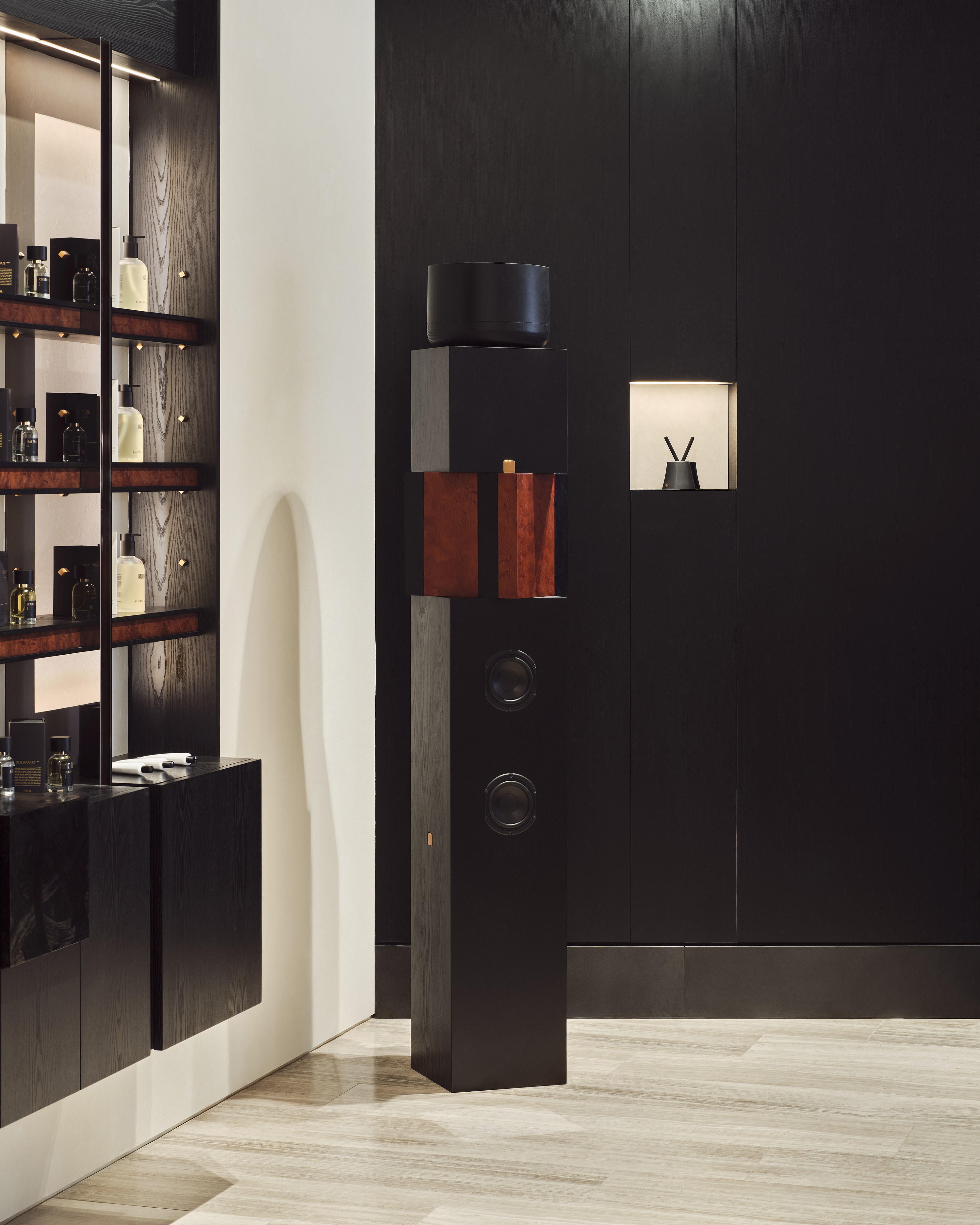 ELOREA Flagship Store,-41