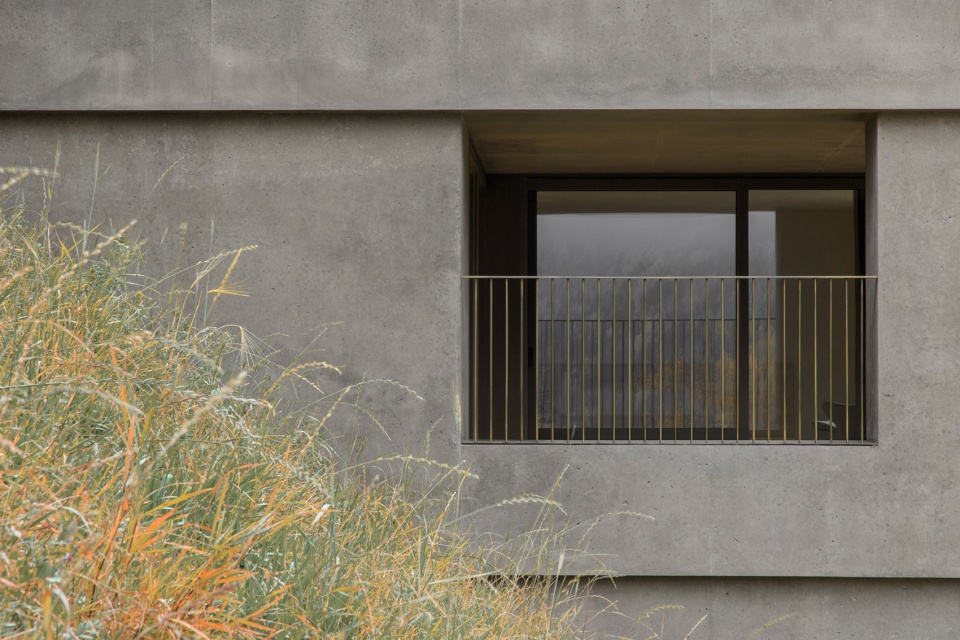 意大利山坡上的低能耗住宅丨Pedevilla Architects-14