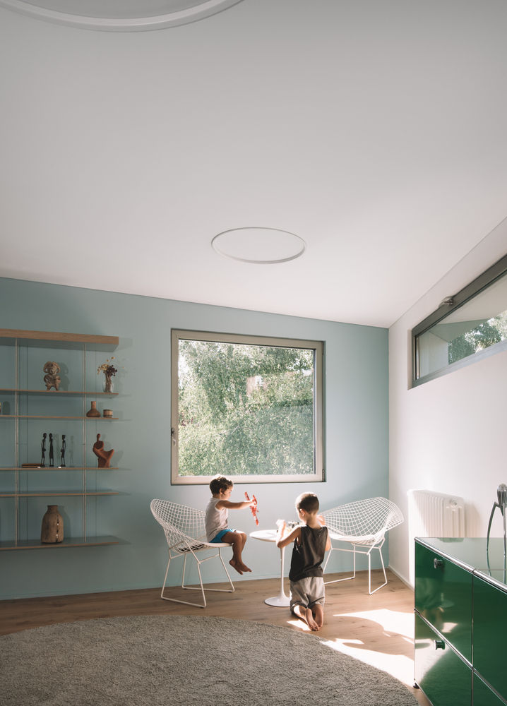 维奥住宅绿色景观中的现代石盒-32