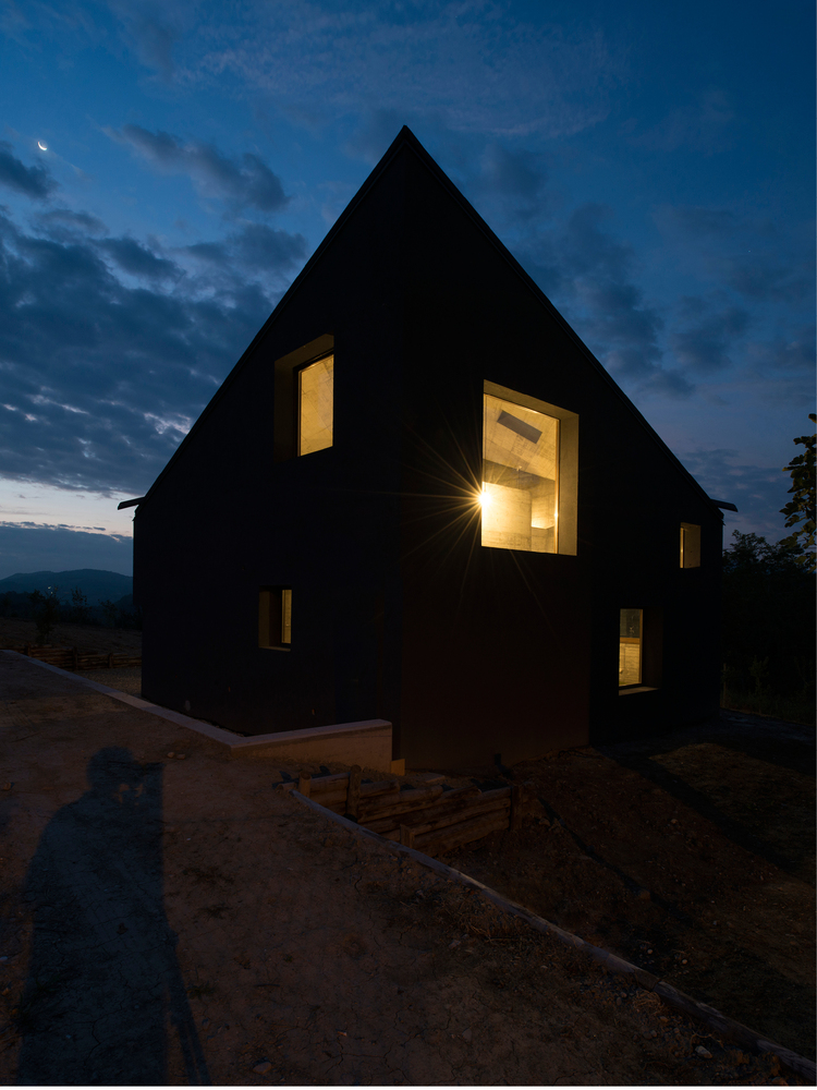 意大利山间度假屋,开放式空间与自然景观完美融合-74